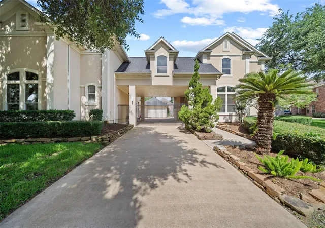 2nd image of 6 Epernay Pl, Jersey Village, TX 77040 | MLS# 21218374