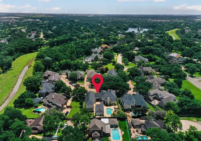 4th image of 6 Epernay Pl, Jersey Village, TX 77040 | MLS# 21218374