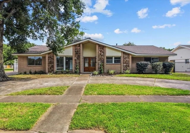 1st image of 5762 Birdwood Rd, Houston, TX 77096 | MLS# 32357309