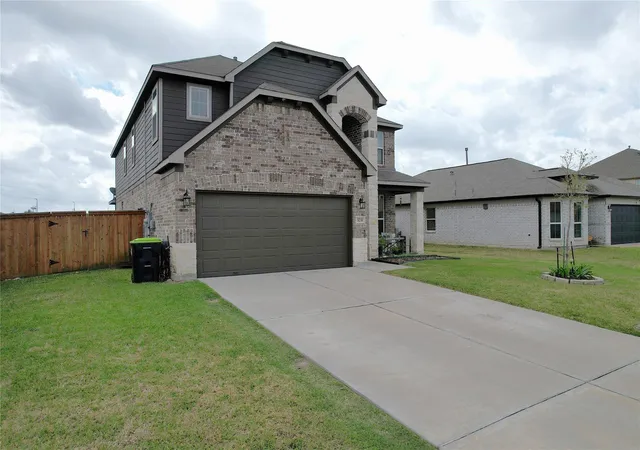 Photo 2 of Single family home for sale at 3231 Owl Hollow Dr, Rosenberg, TX 77471 | MLS# 3078549 | Listing updated on 2026-09-03