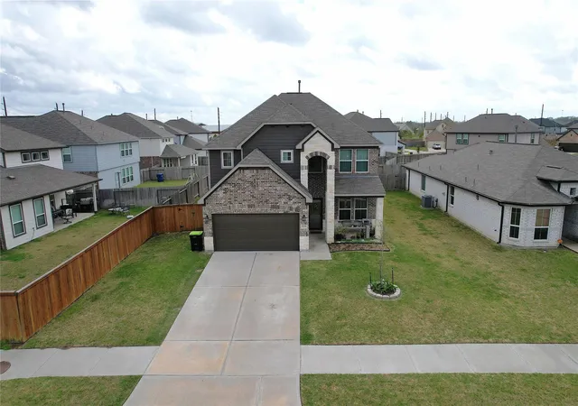 Photo 3 of Single family home for sale at 3231 Owl Hollow Dr, Rosenberg, TX 77471 | MLS# 3078549 | Listing updated on 2026-09-03