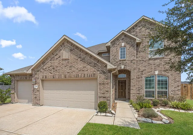 Photo 3 of Sale Pending at 341 Burgundy Dr, Alvin, TX 77511 | MLS# 68265704 | Listing updated on 2026-09-16