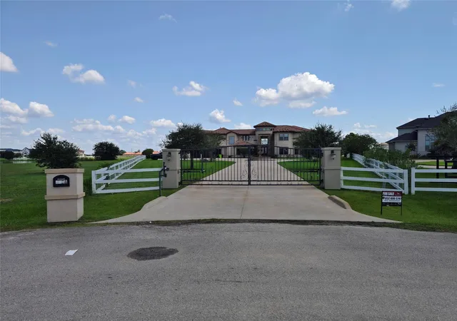 Photo 2 of Mansion for sale at 5938 Carolina Cove Dr, Richmond, TX 77469 | MLS# 97284959 | Listing updated on 2026-10-03