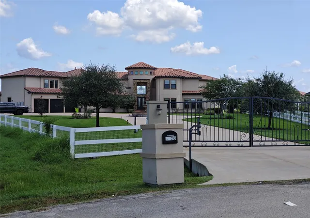 Photo 3 of Mansion for sale at 5938 Carolina Cove Dr, Richmond, TX 77469 | MLS# 97284959 | Listing updated on 2026-10-03