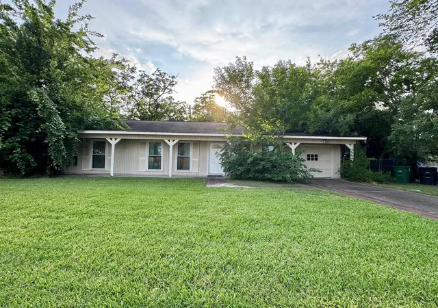 Photo 1 of Single family home for sale at 3917 Willow Springs Ln, Houston, TX 77080 | MLS# 56284626 | Listing updated on 2026-08-06