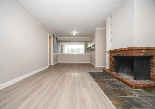 3rd image of 2585 Marilee Ln, Houston, TX 77057