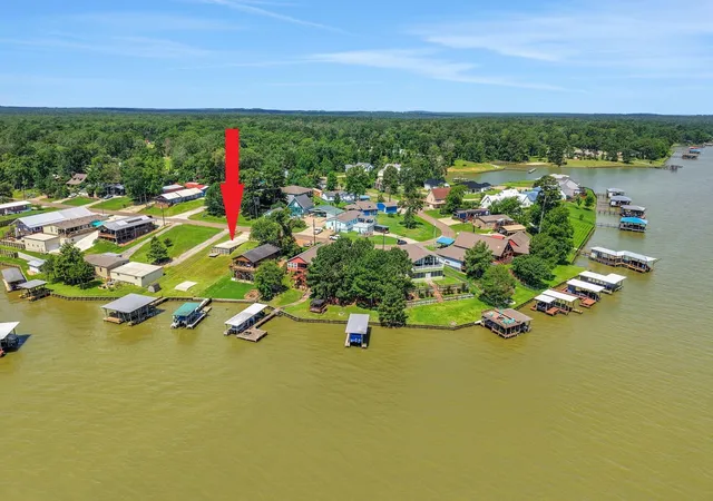 2nd image of 321 E Woodland Shores Dr, Pointblank, TX 77364 | MLS# 77599380