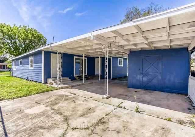 4th image of 4843 Bricker St, Houston, TX 77033 | MLS# 55398615