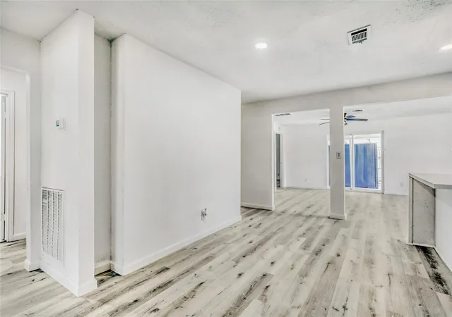 5th image of 4843 Bricker St, Houston, TX 77033 | MLS# 55398615