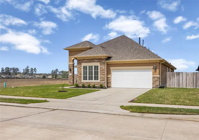 3rd image of 40252 Spyglass Hill Dr, Cleveland, TX 77327 | MLS# 52858749