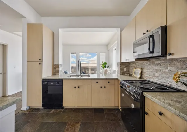 5th image of 3505 Sage Rd #2810, Houston, TX 77056 | MLS# 5403478