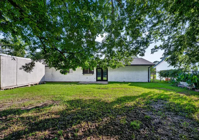 Homes for sale in Friendswood, TX | 16615 Barcelona Dr, Friendswood, TX 77546 | MLS# 32677721