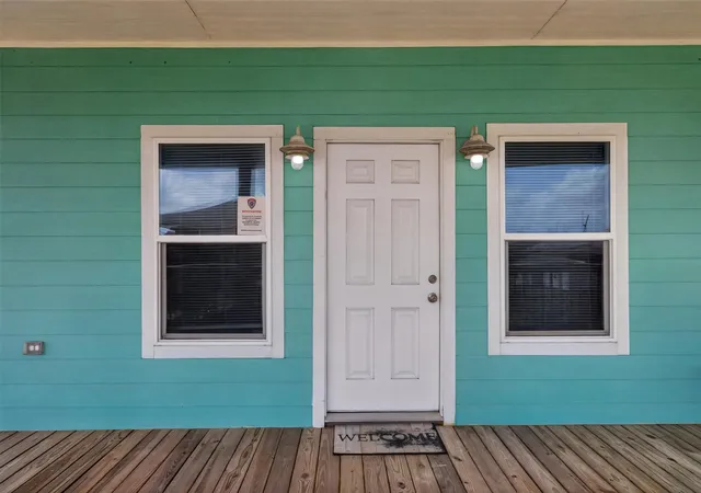 Photo 3 of Single family home for sale at 971 Meynig Dr, Port Bolivar, TX 77650 | MLS# 97503639 | Listing updated on 2026-08-12