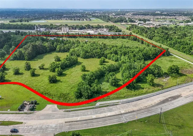 Photo 1 of Land for sale at 3901 Magnolia Pkwy, Pearland, TX 77584 | MLS# 35675185 | Listing updated on 2026-06-10