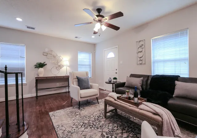 4th image of 4609 University Oaks Blvd, Houston, TX 77004 | MLS# 55773295
