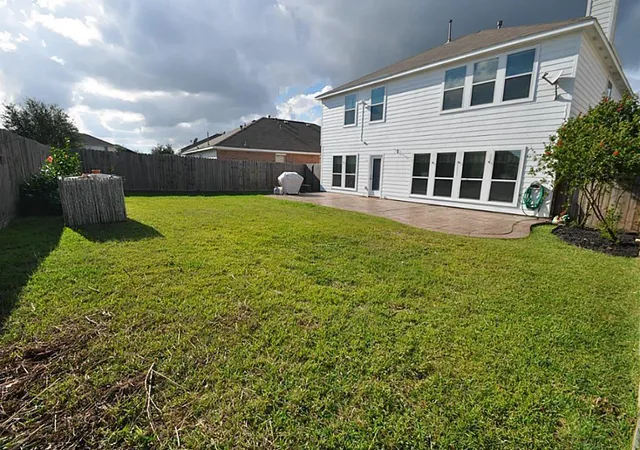 2nd image of 2931 Silver Landing Ln, Dickinson, TX 77539 | MLS# 76419519