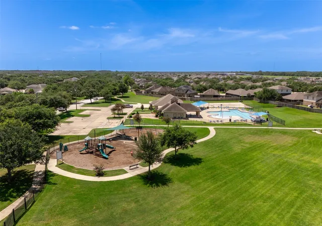43rd image of 2931 Silver Landing Ln, Dickinson, TX 77539 | MLS# 76419519
