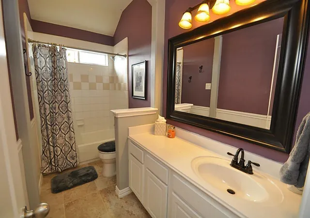 5th image of 2931 Silver Landing Ln, Dickinson, TX 77539 | MLS# 76419519