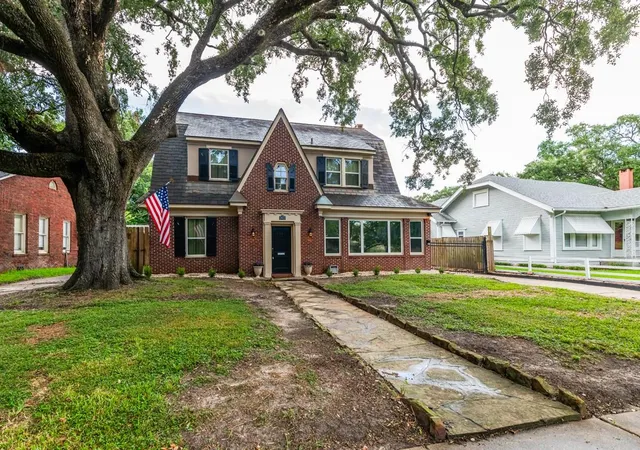 2nd image of 2422 Pecos St, Beaumont, TX 77702 | MLS# 10817824