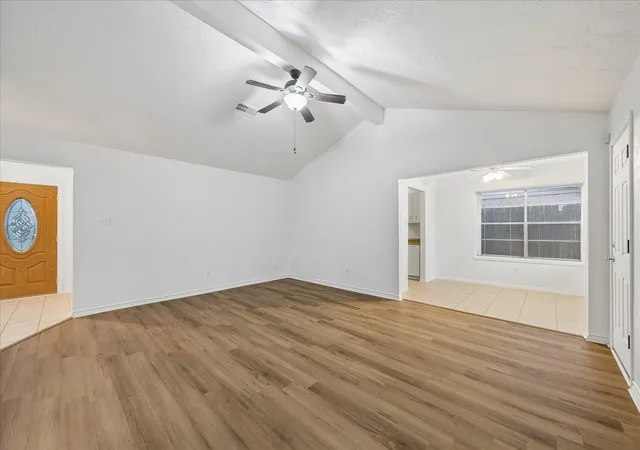 4th image of 2114 Mocking Bird Ln, Baytown, TX 77520 | MLS# 80849466