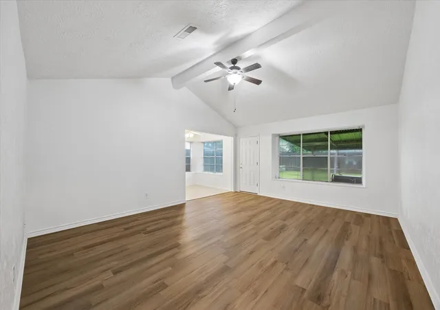 5th image of 2114 Mocking Bird Ln, Baytown, TX 77520 | MLS# 80849466