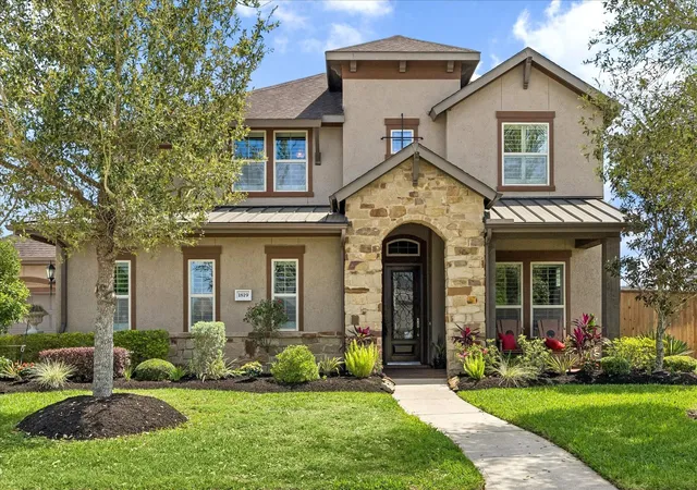 1st image of 1819 Eagle Creek Dr, Friendswood, TX 77546 | MLS# 91895913