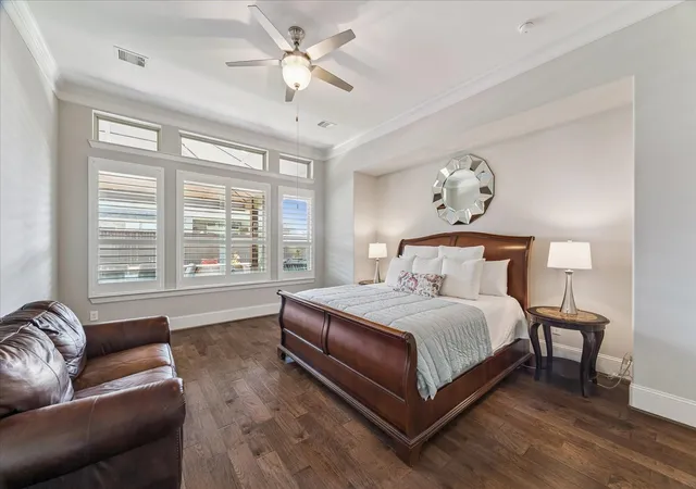 Photo 3 of Single family home for sale at 1819 Eagle Crk Dr, Friendswood, TX 77546 | MLS# 91895913 | Listing updated on 2026-10-07