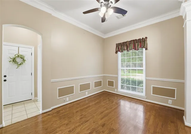 Photo 4 of Single family home for sale at 8027 Summer Brk Ct, Sugar Land, TX 77479 | MLS# 44554593 | Listing updated on 2026-09-27