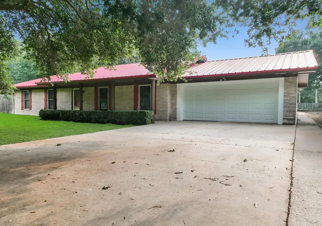 Homes for sale in Beaumont, TX | 10922 Glen Oaks St, Beaumont, TX 77705 | MLS# 85361724