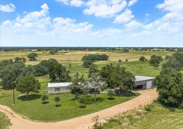 Homes for sale in Ledbetter, TX | 7300 Goehring Rd, Ledbetter, TX 78946 | MLS# 63193775