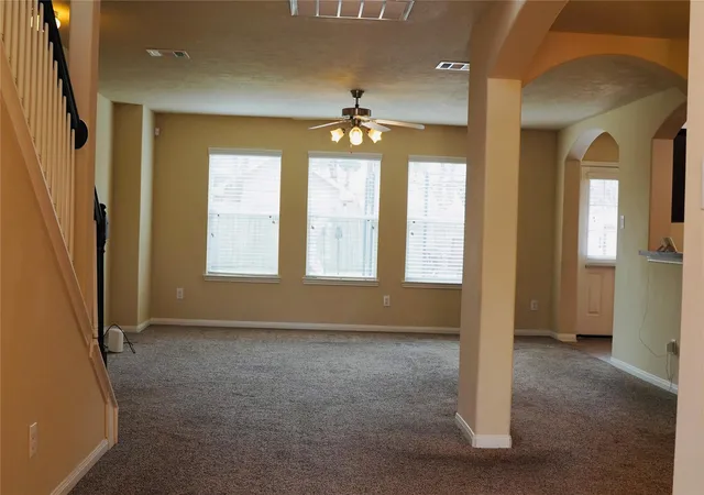 3rd image of 10810 Sun River Falls Dr, Humble, TX 77396 | MLS# 90646490