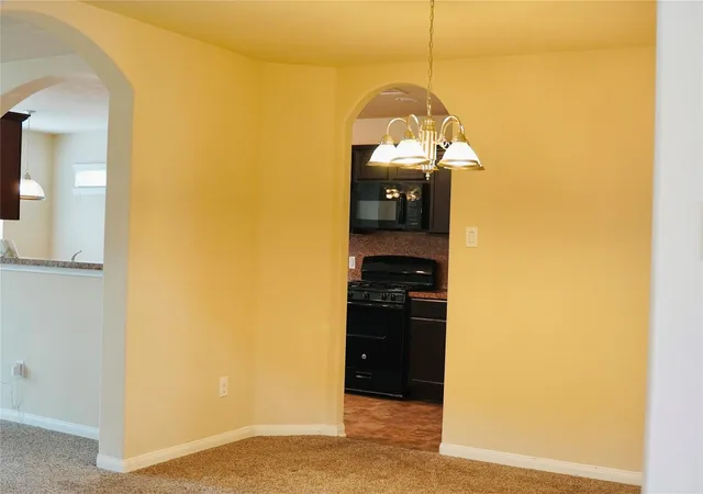 4th image of 10810 Sun River Falls Dr, Humble, TX 77396 | MLS# 90646490