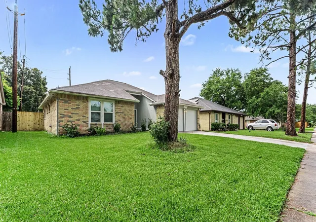 Homes for sale in Friendswood, TX | 2431 Tall Ships Dr, Friendswood, TX 77546 | MLS# 40025667