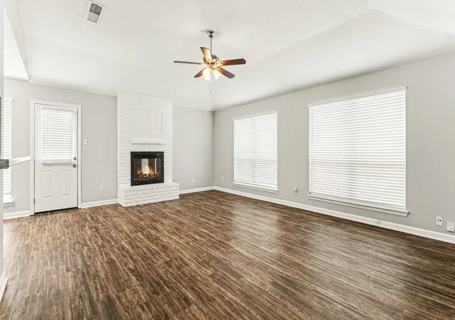 Homes for sale in Friendswood, TX | 2431 Tall Ships Dr, Friendswood, TX 77546 | MLS# 40025667