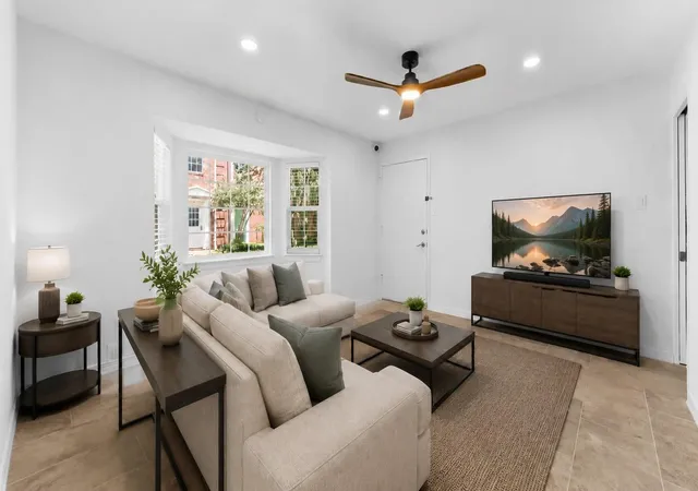 Photo 1 of Condo for sale at 2507 Marilee Ln #1, Houston, TX 77057 | MLS# 74970926 | Listing updated on 2026-09-25