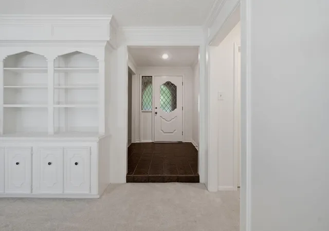 Photo 3 of Sale Pending at 9 N Havenridge Dr, Spring, TX 77381 | MLS# 65216401 | Listing updated on 2026-09-01