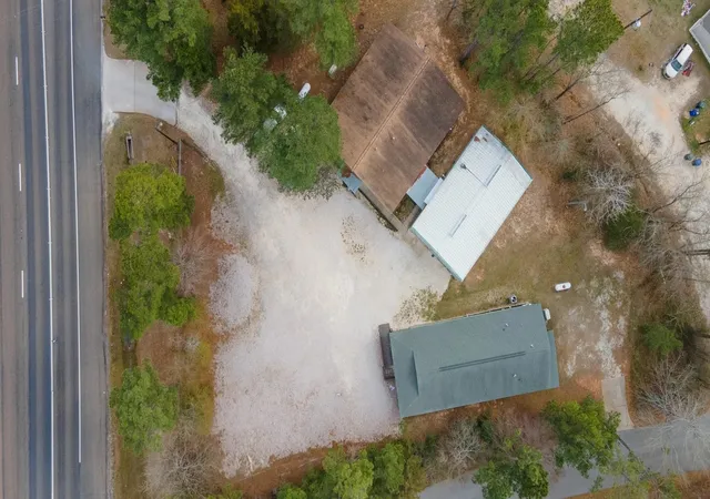 Photo 3 of Single family home for sale at 861 State Hwy 19, Huntsville, TX 77320 | MLS# 28163171 | Listing updated on 2026-08-24