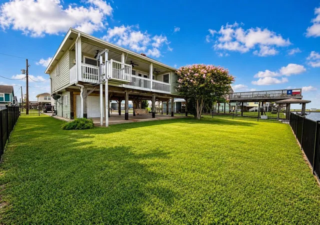 Homes for sale in Freeport, TX | 135 Sand Shoals Rd, Freeport, TX 77541 | MLS# 66199588