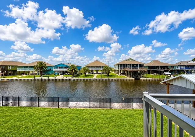 Homes for sale in Freeport, TX | 135 Sand Shoals Rd, Freeport, TX 77541 | MLS# 66199588