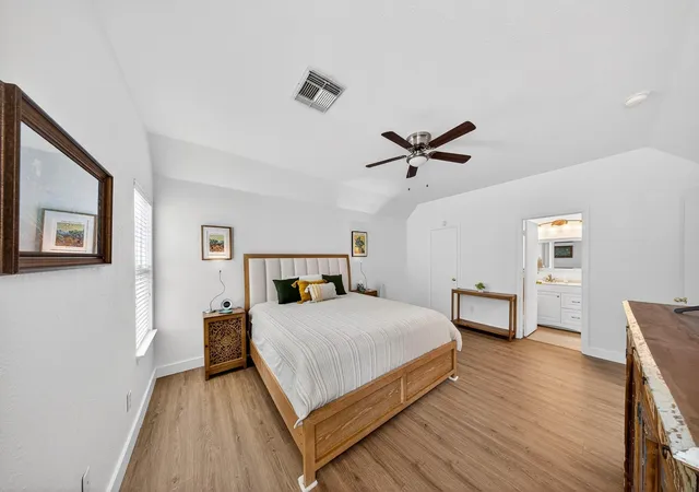 3rd image of 1318 Dennis St, Houston, TX 77004 | MLS# 76427536