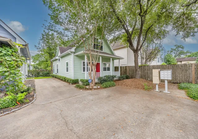 4th image of 1318 Dennis St, Houston, TX 77004 | MLS# 76427536