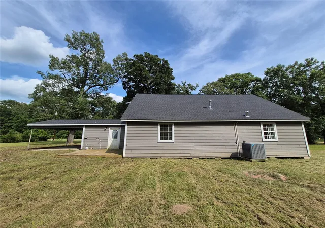 3rd image of 236 Sundance Trl, Livingston, TX 77351 | MLS# 90022833