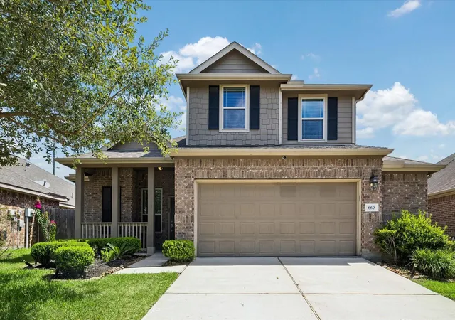 Photo 1 of Single family home for sale at 660 Oak Circle Dr E, Conroe, TX 77301 | MLS# 7202803 | Listing updated on 2026-09-16