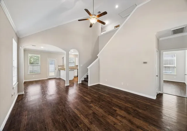 Photo 4 of Single family home for sale at 660 Oak Circle Dr E, Conroe, TX 77301 | MLS# 7202803 | Listing updated on 2026-09-16