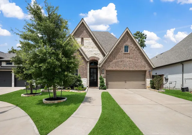 Photo 2 of Single family home for sale at 12111 Woodnote Ln, Humble, TX 77346 | MLS# 30605525 | Listing updated on 2026-09-06