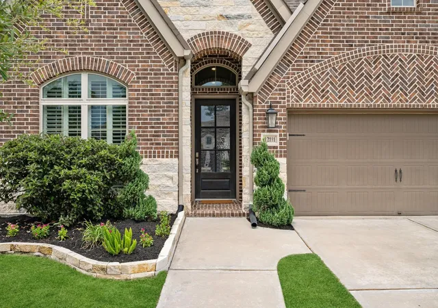 Photo 3 of Single family home for sale at 12111 Woodnote Ln, Humble, TX 77346 | MLS# 30605525 | Listing updated on 2026-09-06