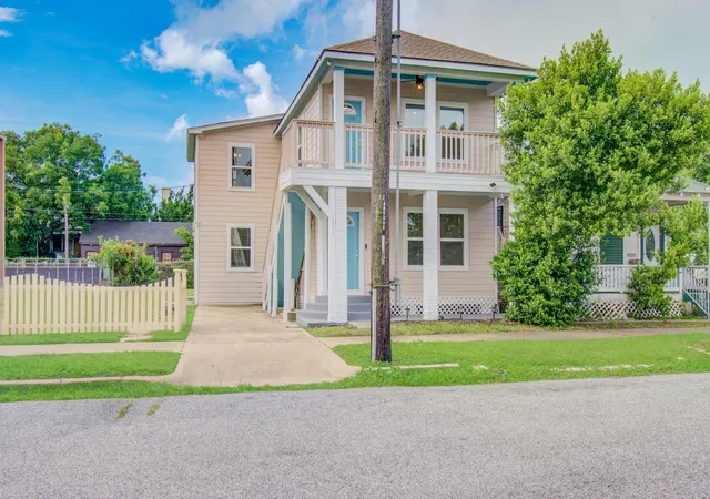 Photo 3 of Multi family home for sale at 2617 Ave L, Galveston, TX 77550 | MLS# 71229182 | Listing updated on 2026-09-14