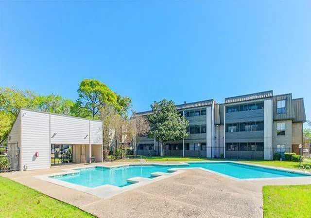 18th image of 3045 Walnut Bend Ln #28, Houston, TX 77042 | MLS# 79046413