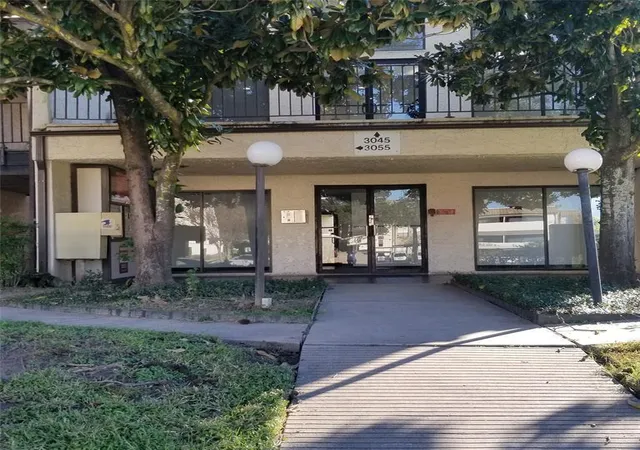 1st image of 3045 Walnut Bend Ln #28, Houston, TX 77042 | MLS# 79046413
