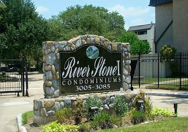2nd image of 3045 Walnut Bend Ln #28, Houston, TX 77042 | MLS# 79046413